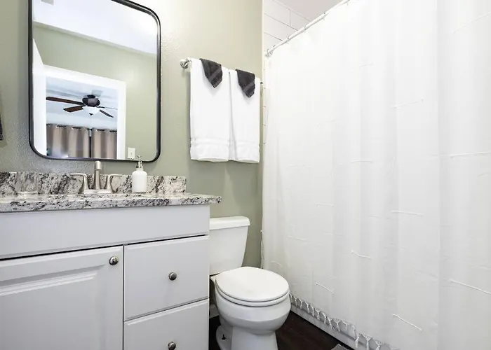 Chic Flagstaff Oasis: 5 Bedrooms & Fenced For Pets Mountainaire