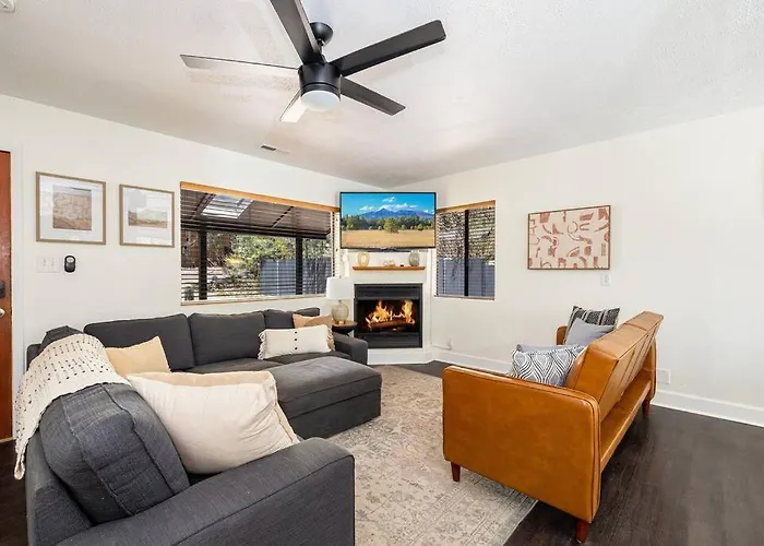Holiday home Chic Flagstaff Oasis: 5 Bedrooms & Fenced For Pets *