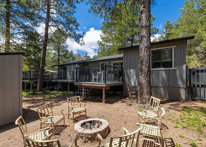 Chic Flagstaff Oasis: 5 Bedrooms & Fenced For Pets *
