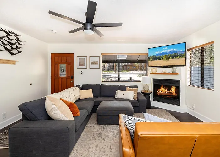 Holiday home Chic Flagstaff Oasis: 5 Bedrooms & Fenced For Pets